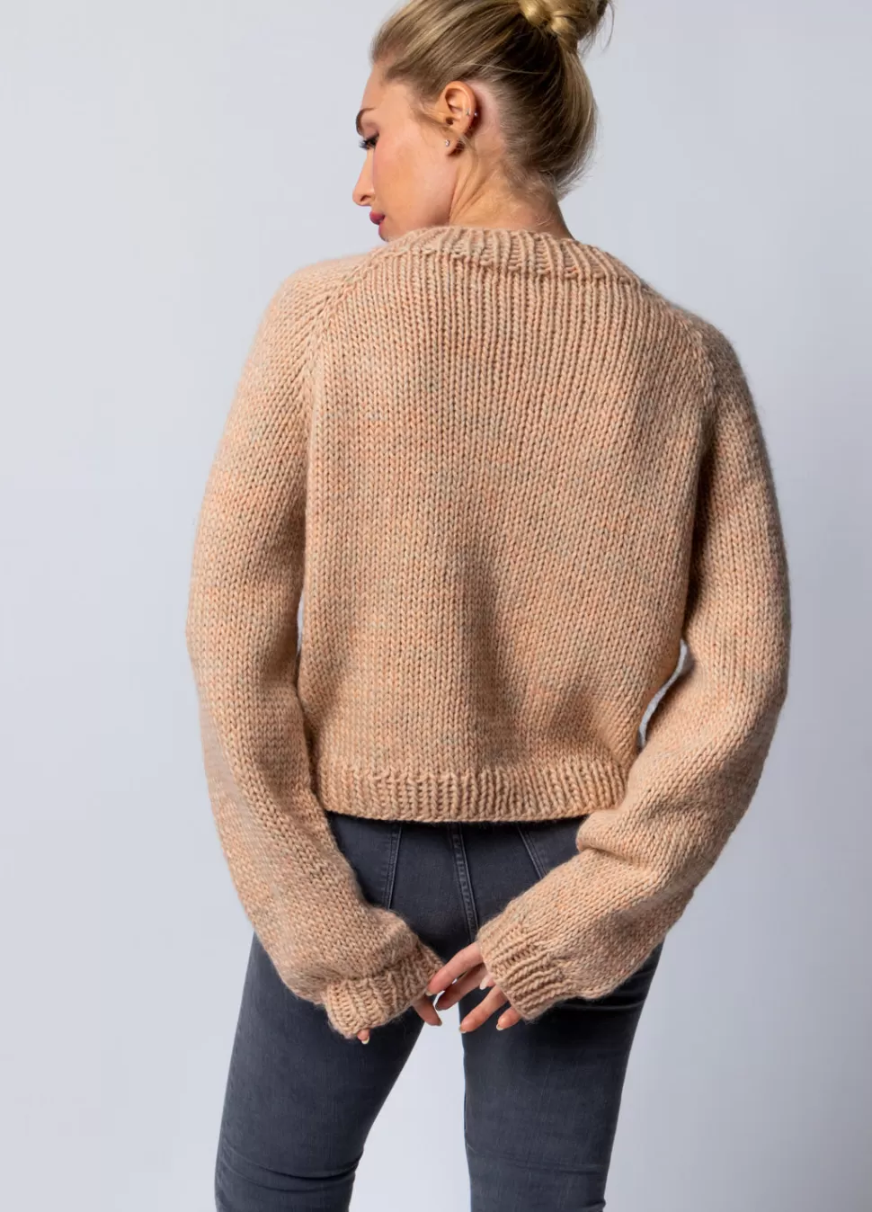 maracuya_sweater_kit_6.webp Maracuya Sweater Kit>We Are Knitters Shop