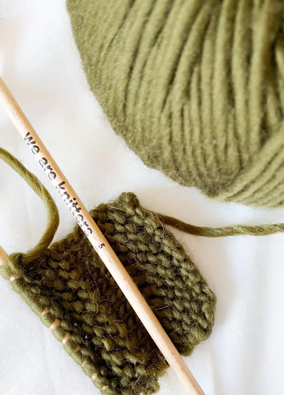 meriwool_olive_3.webp Meriwool Olive>We Are Knitters Shop