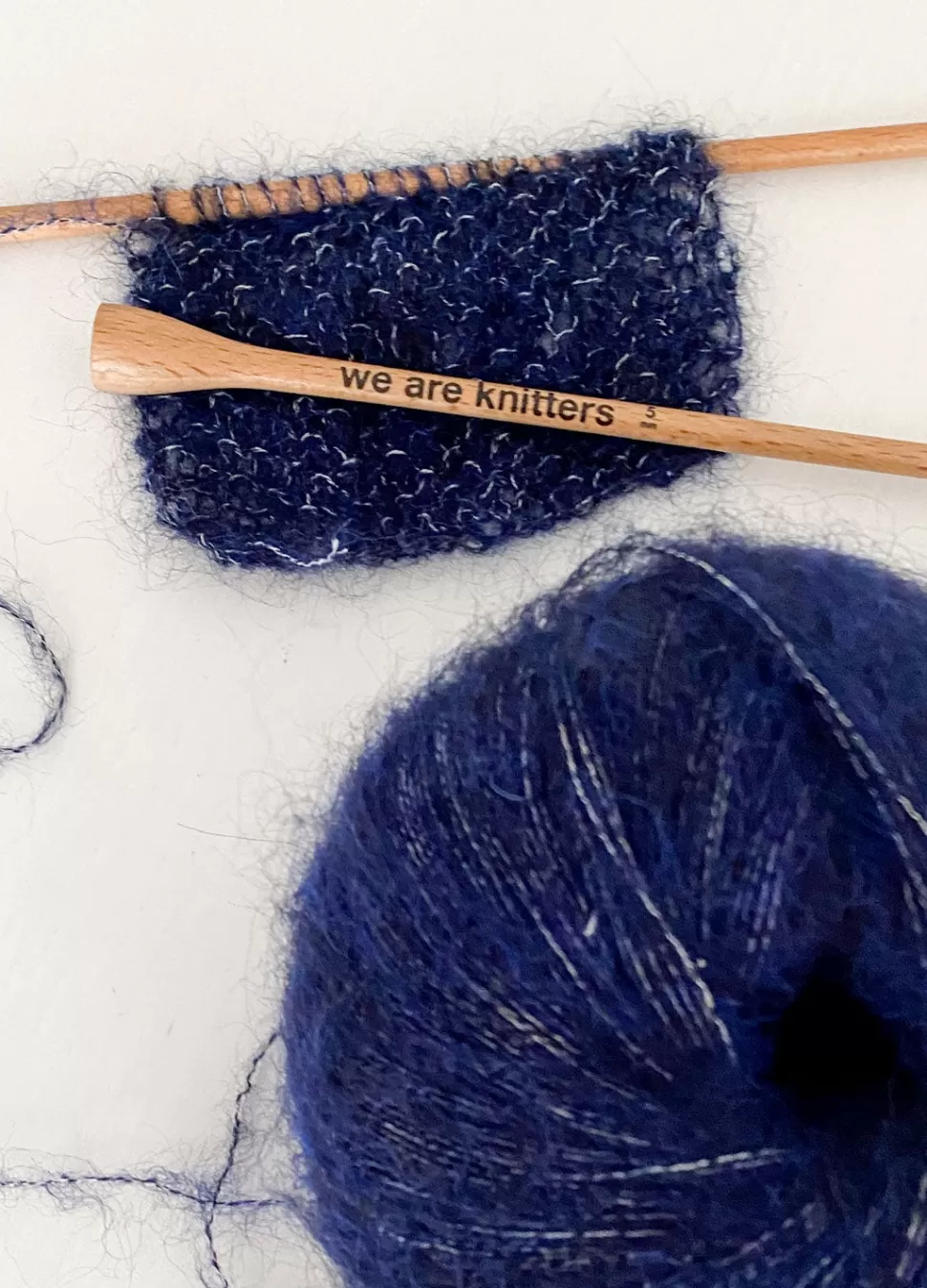 touch_me_mohair_navy_blue_3.webp Touch me Mohair Navy Blue>We Are Knitters Best Sale